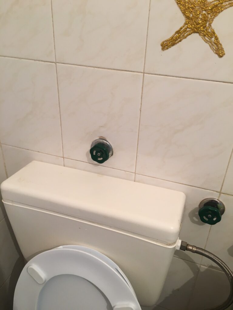Najčešći kvar vodokotlića - voda stalno curi!