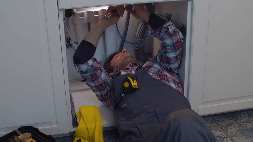 Curenje sifona u kuhinji ili kupatilu - Razlozi i kako postupiti